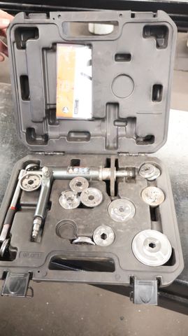 Coffret repousse piston étrier frein FACOM DF 17 P