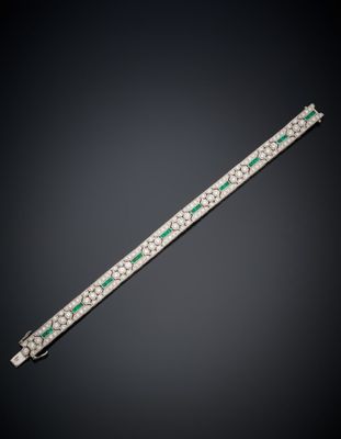 un bracelet d'émeraudes et de diamants
