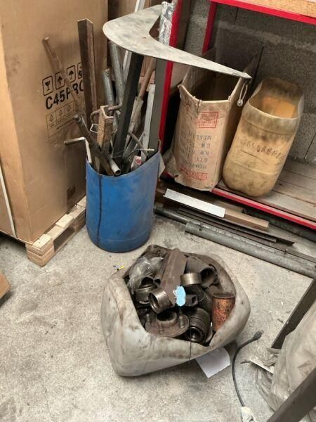 Stock de chutes d'acier et de pièces mécaniques pour ferrail…
