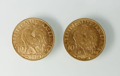 deux souverains d'or, dont l'un représente un cheval et l'autre un lion