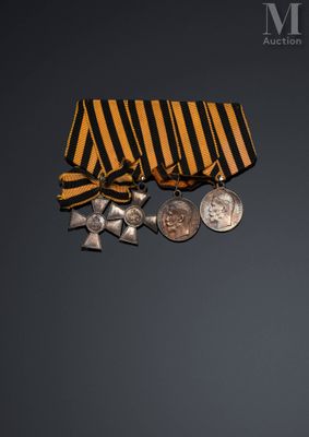 une image représentant un ensemble de médailles et une médaille sur fond noir
