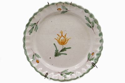AUVILLAR Assiette à bordure godronnée en faïence émaillée po…
