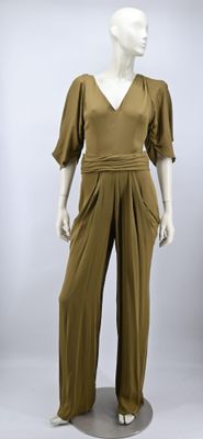 VIONNET - Combinaison drapée en crêpe kaki.