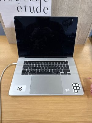 * Ordinateur portable APPLE MacBook Pro core i7 (C02CD56AMD6… - Photo 1