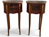 paire de tables de chevet françaises du XIXe siècle avec plateau en marbre
