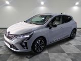 La nouvelle Honda Clarity 2019 est exposée dans un showroom