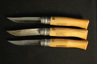 OPINEL. Modèle N°09. Trois couteaux ouvrants, lame acier. (photo 3)
