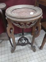VENTE VOL : Deux sellettes tripodes anciennes et une petite … (photo 2)