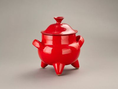 Pierre RINAUDO (1931-1980) Soupière tripode en céramique éma…