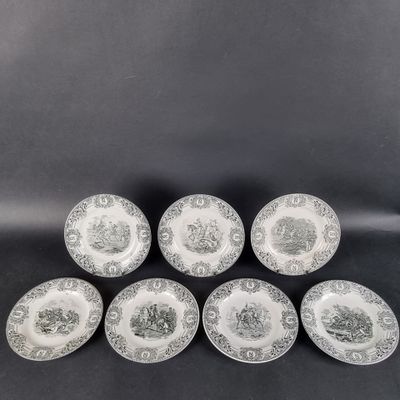 un lot de six assiettes plates Wednestone
