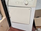 a white washer and dryer sitting next to each other