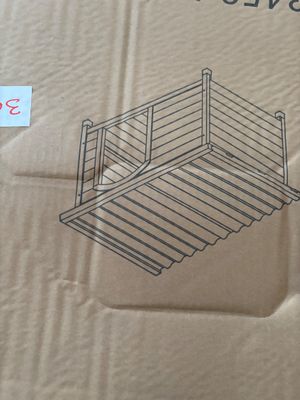 une boîte en carton sur laquelle est représenté un escalier