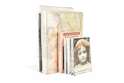 trois livres empilés les uns sur les autres