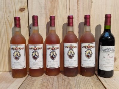 Lot de 6 bouteilles comprenant 5 bouteilles Vin de Tsar, Ros…