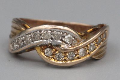 Bague «tresse» en or (14k) de deux couleurs enrichie de bril…