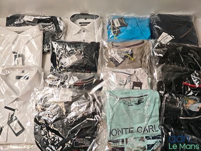 Lot de 15 vêtements de diverses tailles et marques dont : MA…