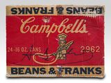 « Les haricots Campbell » et « L'enseigne de Frank » sur une boîte en carton