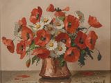 tableau représentant des fleurs rouges et blanches dans un vase en cuivre posé sur une table
