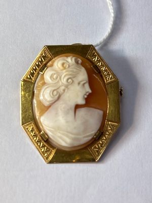 Camée sur fond or ""jeune femme de profil" 3.22 g brut