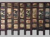 an image of a room divider with oriental paintings on it