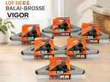six types de balais différents posés sur une table, avec une plante en arrière-plan