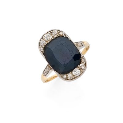 une bague en saphir et diamant