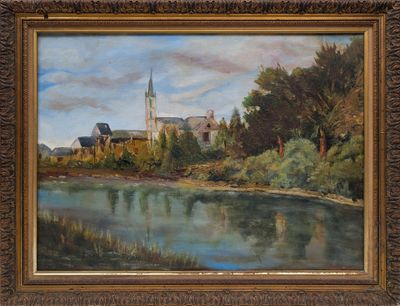 une peinture à l'huile représentant une église au bord d'une rivière, avec une autre église en arrière-plan