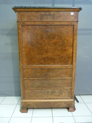 Secrétaire Louis-Philippe en placage de ronce de noyer ouvra…