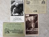 Plusieurs anciennes cartes postales sont exposées sur un fond blanc, accompagnées d'une photo en noir et blanc.