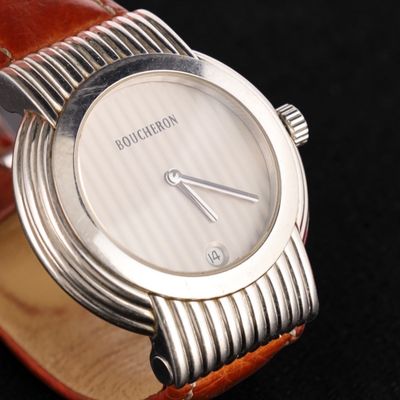 BOUCHERON Montre-bracelet de forme en acier, cadran argenté … - Photo 1