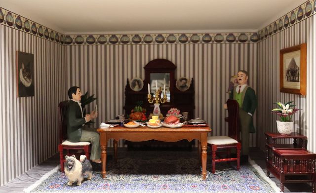 Diorama. Composition miniature, dans une vitrine en bois, vitre e...
