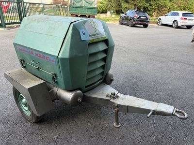une remorque à laquelle est attelée une « Green Machine »