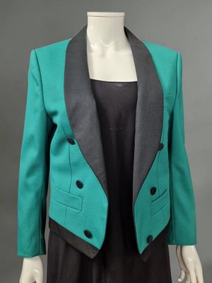 une veste verte et noire sur un mannequin, un mannequin, un mannequin, un mannequin, un mannequin, un mannequin, un mannequin, un mannequin, un mannequin, un mannequin, un mannequin, un mannequin, un mannequin, un mannequin, un mannequin, un mannequin, un mannequin, un mannequin, un mannequin, un mannequin, un mannequin, un mannequin, un mannequin, un mannequin, un mannequin, un mannequin, un mannequin, un mannequin, un mannequin, un mannequin, un mannequin, un mannequin, un mannequin, un manne