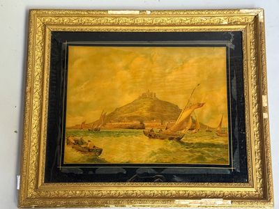 un vieux tableau représentant des bateaux sur un plan d'eau, avec une montagne en arrière-plan