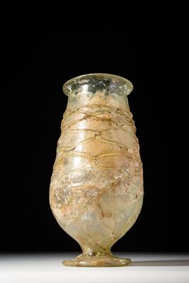 GOBELET EN VERRE ROMAIN Vers. 300 - 400 AP. J.-C.