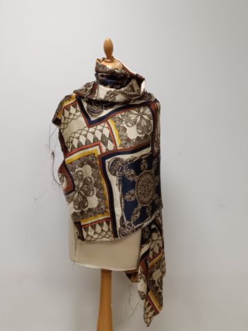 Grand tissu crêpe pour châle