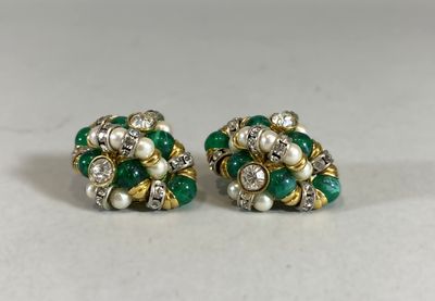 Belle paire de clips d'oreilles en métal doré, perles et str…