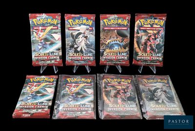gros plan d'un paquet de cartes pokemon sur une table