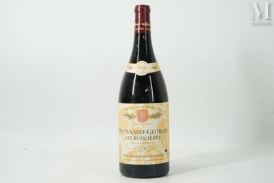 une bouteille de vin posée sur une table
