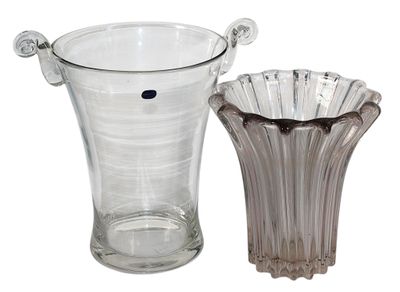 Ensemble en verre comprenant VASE cornet côtelé (hauteur : 2… - Photo 1