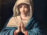 une image représentant un tableau d'une femme les yeux fermés