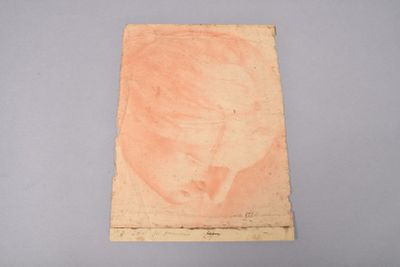 un gros plan d'une feuille de papier sur laquelle figure un dessin