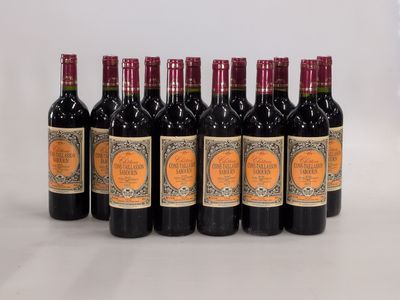 six bouteilles de vin rouge alignées