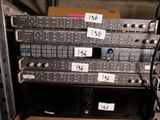 de nombreux types d'équipements électroniques différents dans un rack