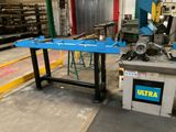 une photo d'une machine en fonctionnement dans une usine