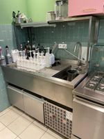 Module réfrigéré avec bar en partie haute et deux portes ino…