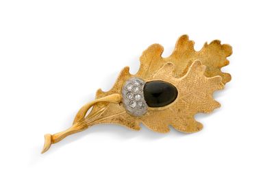 Broche “Chêne” Cabochon de péridot (non testé) et diamants t…