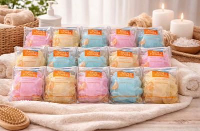 plein de biscuits posés sur une serviette