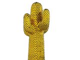 une image représentant un vase jaune surmonté d'un cactus