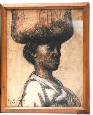 tableau représentant une femme portant un panier sur la tête, dans un cadre en bois